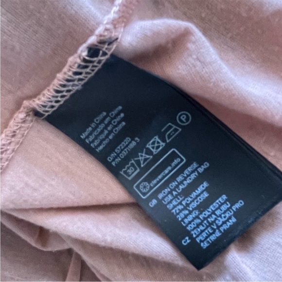 H&M lace midi pencil skirt. Small - Picture 13 of 13